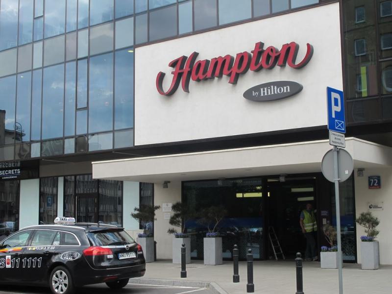 hotel hampton by hilton 1